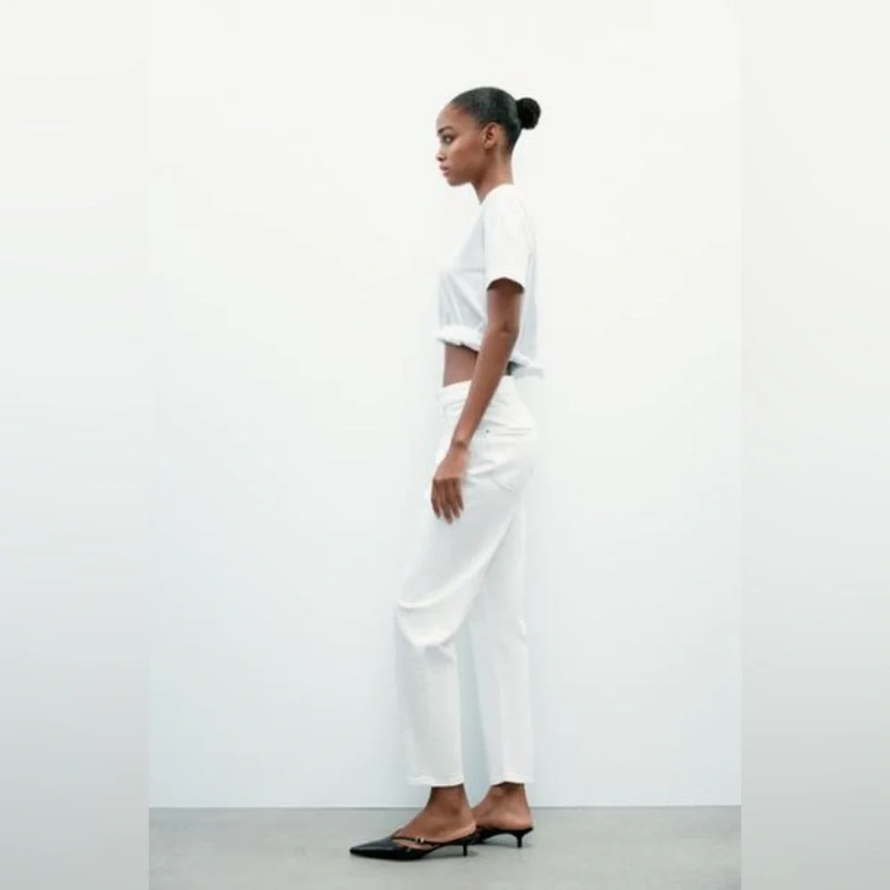 Zara Women's White Distressed High Waist Mom Jeans Size 24
